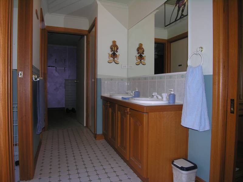 2 Kantara Crescent, Lara VIC 3212