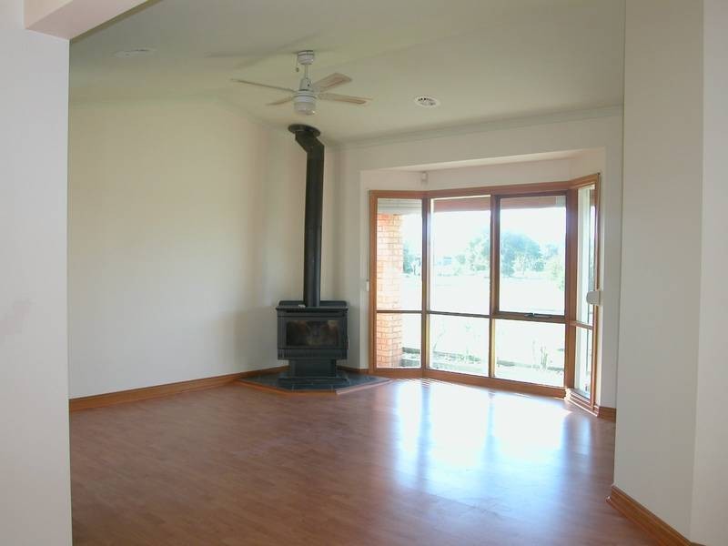 2 Kantara Crescent, Lara VIC 3212