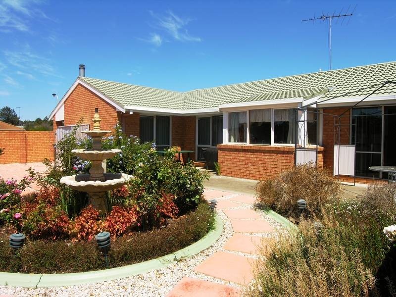 2 Kantara Crescent, Lara VIC 3212