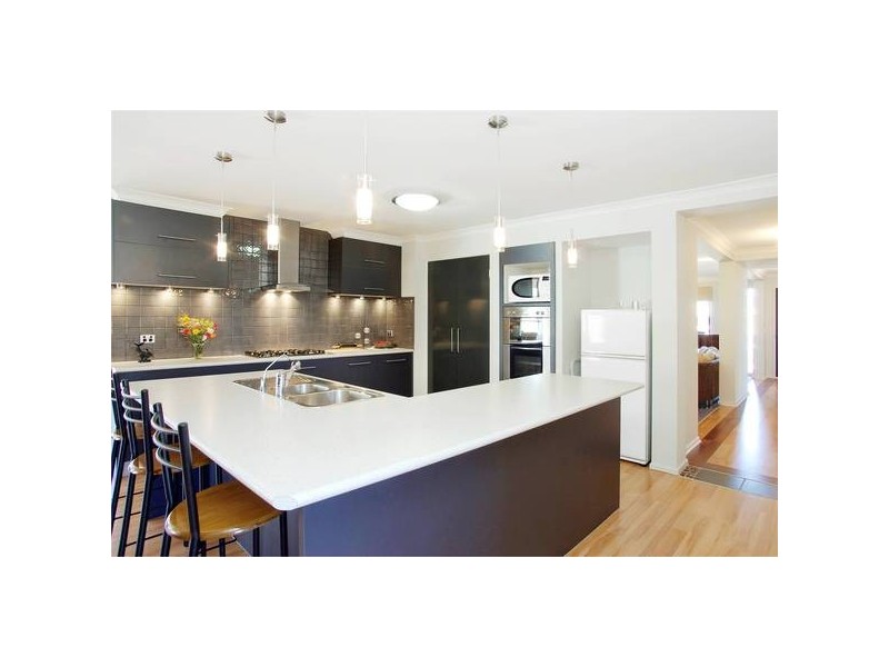 11 Nilaur Place, Lara VIC 3212