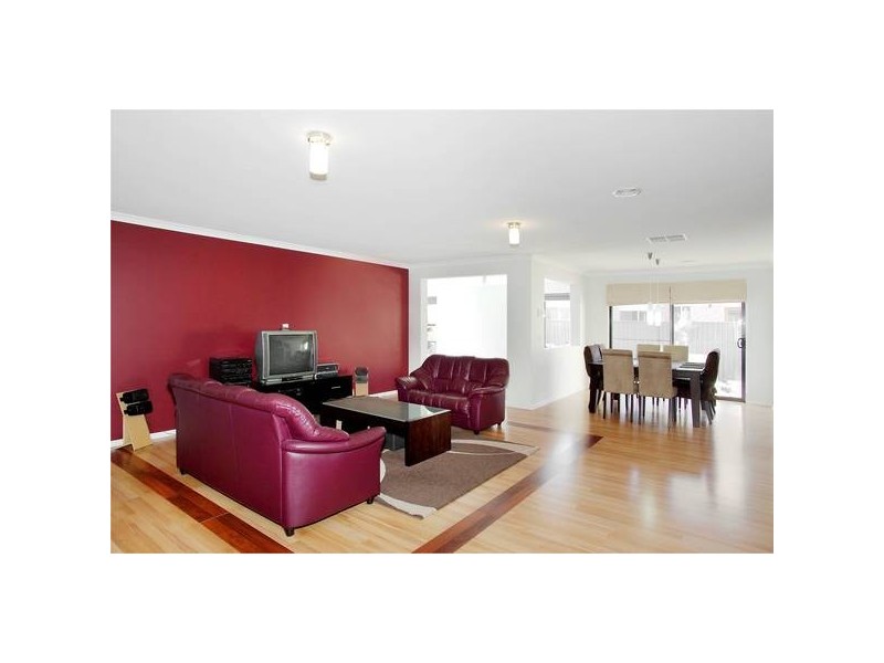 11 Nilaur Place, Lara VIC 3212