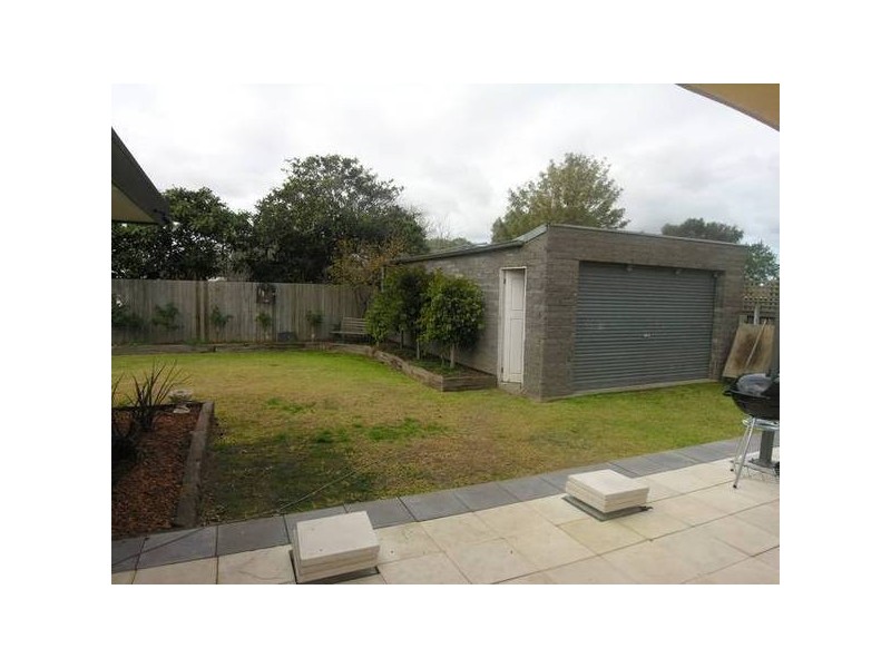 Forest Road, Lara VIC 3212