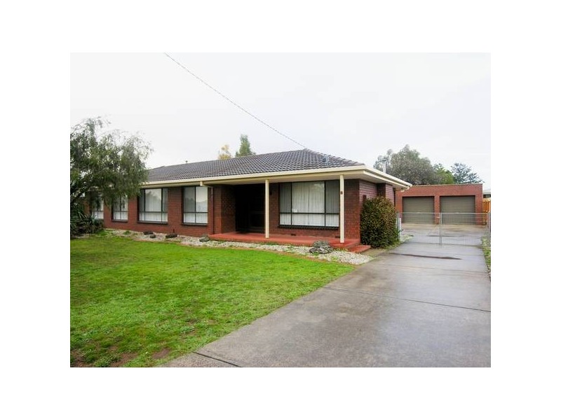 8 Rubena Crescent, Lara VIC 3212
