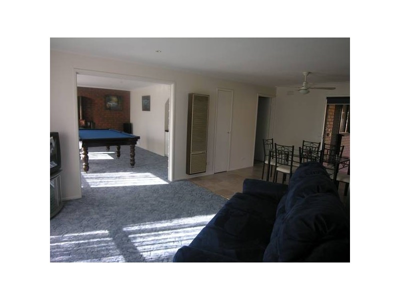8 Rubena Crescent, Lara VIC 3212