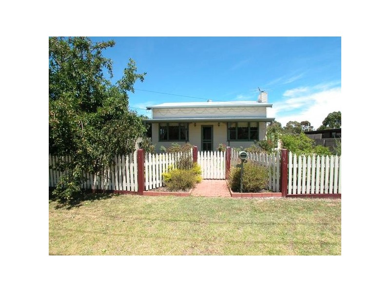 Plover Street, Lara VIC 3212