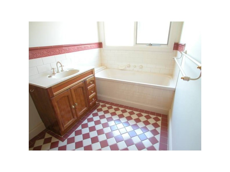 Plover Street, Lara VIC 3212