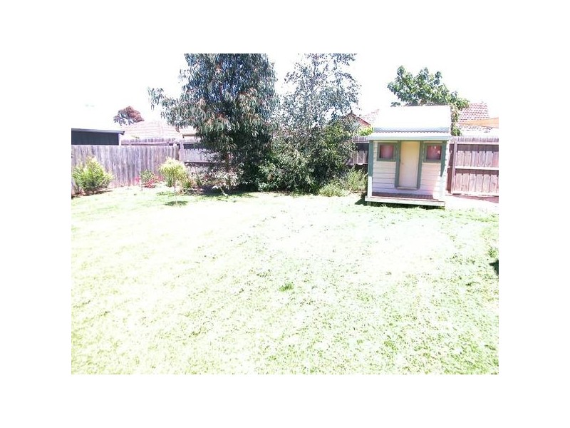 Plover Street, Lara VIC 3212