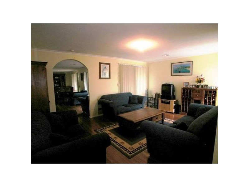 Dixon Coourt, Lara VIC 3212