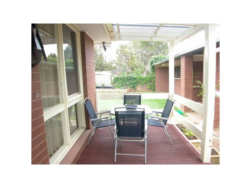 Dixon Coourt, Lara VIC 3212