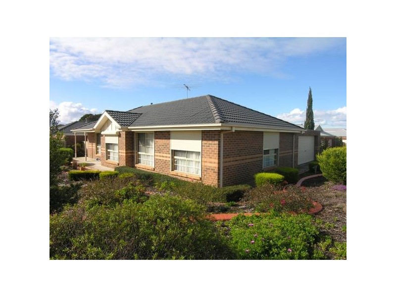 1/1 Kanowna Court, Lara VIC 3212