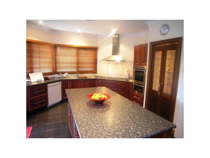 60 Constantine Drive, Lara VIC 3212