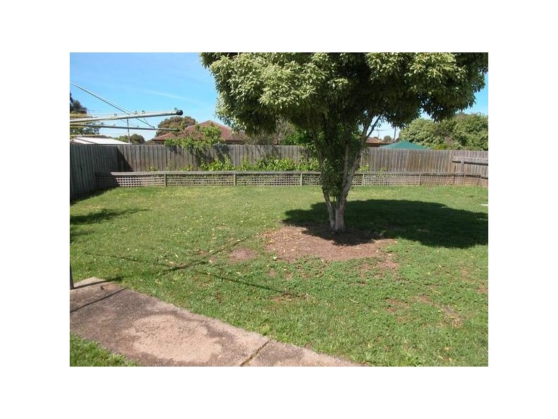 16 Sheeran Crescent, Lara VIC 3212