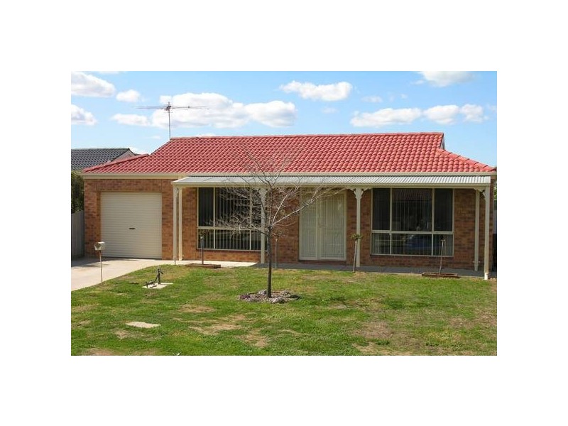 9 Blackbird Circuit, Lara VIC 3212