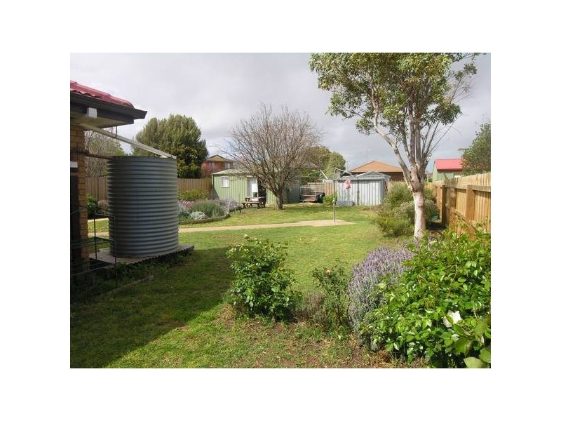 16 Upton Court, Lara VIC 3212