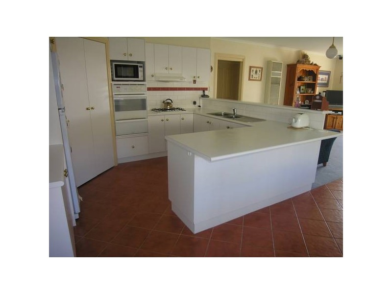 15 Sherwood Grove, Lara VIC 3212