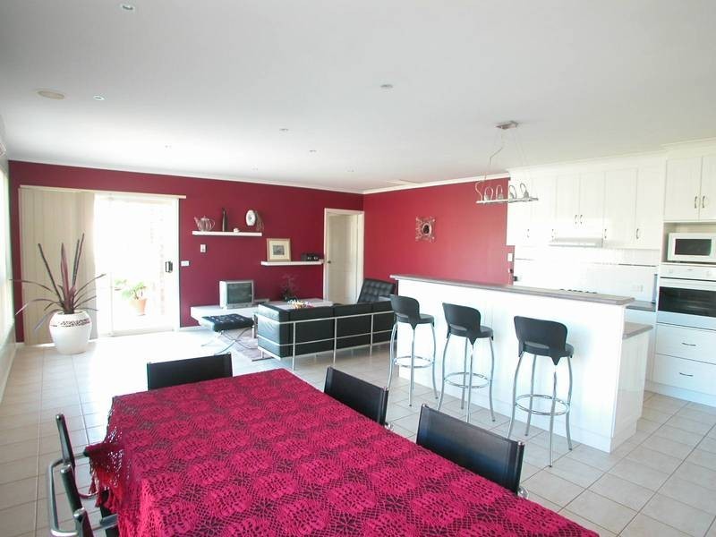 4 Evergreen Court, Lara VIC 3212