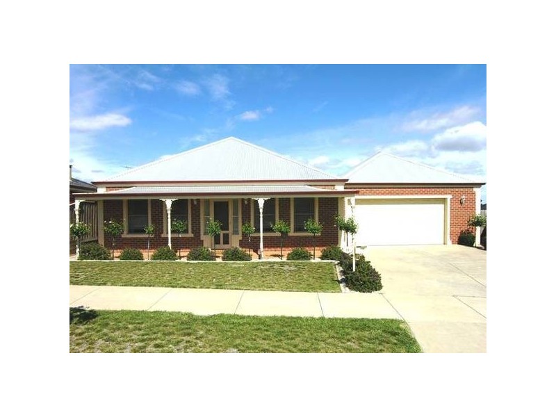 13 Cypress Court, Lara VIC 3212