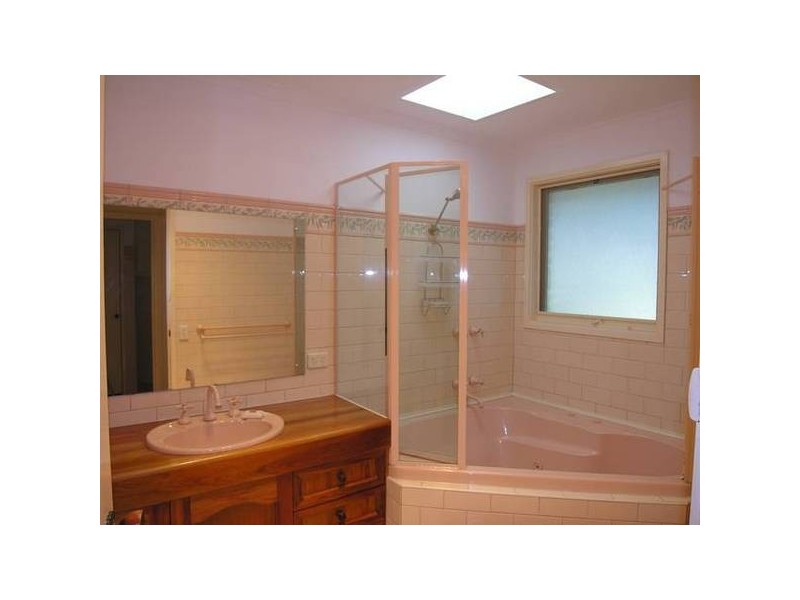 90 Narraburra Road, Little River VIC 3211