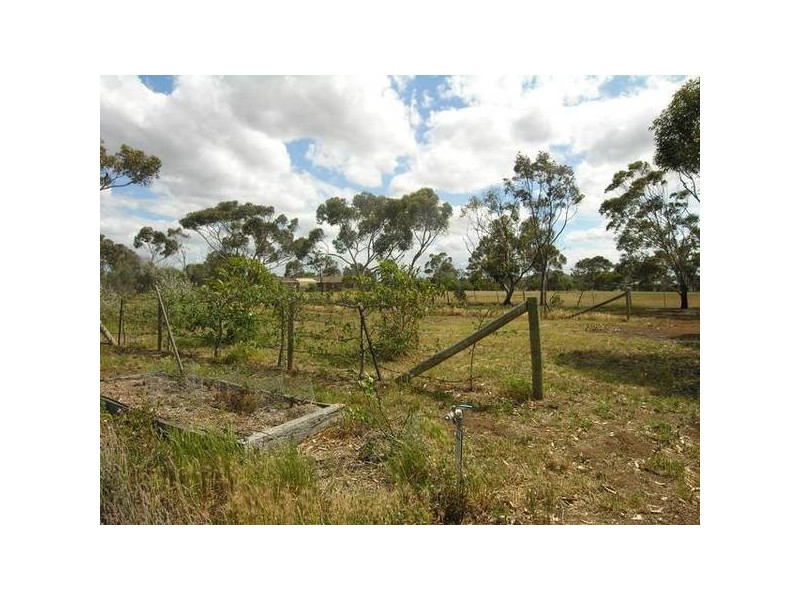 90 Narraburra Road, Little River VIC 3211