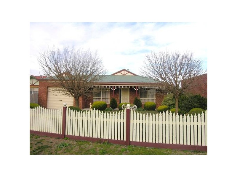 27 Blackbird Circuit, Lara VIC 3212