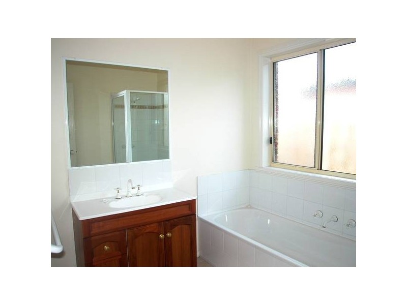 2 Francis Court, Lara VIC 3212