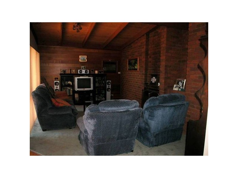 355 De Motts Rd, Anakie VIC 3221