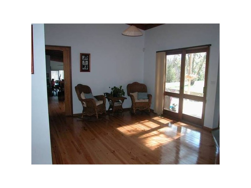 355 De Motts Rd, Anakie VIC 3221