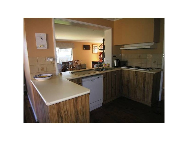 55 Walkers Rd, Lara VIC 3212