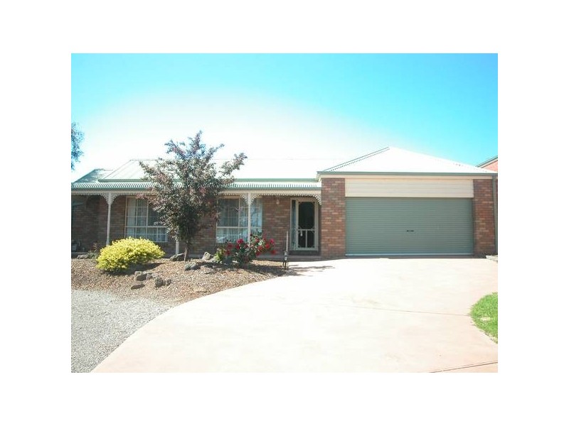 16 Scarlett Grove, Lara VIC 3212