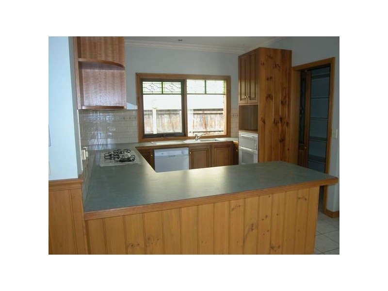 16 Scarlett Grove, Lara VIC 3212