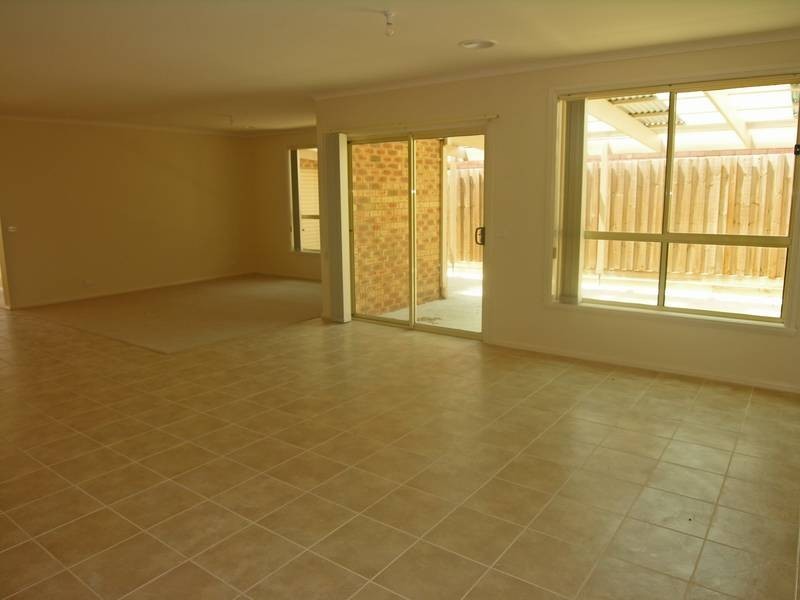 6 Hailar Lane, Lara VIC 3212