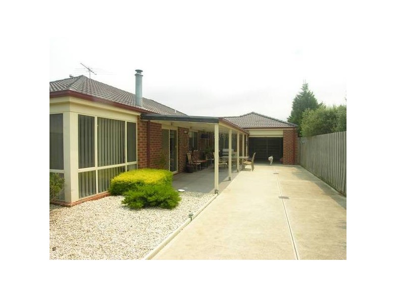 17 Skylark Court, Lara VIC 3212