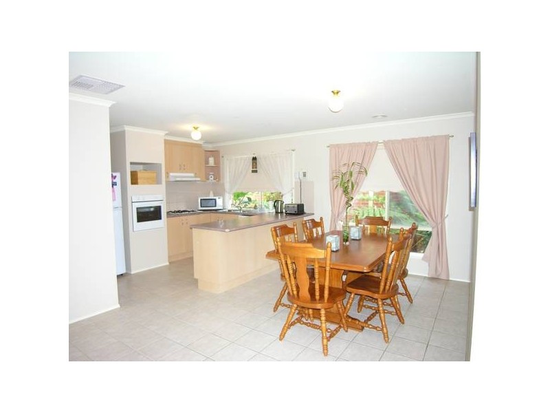 30 Balagundi Drive, Lara VIC 3212