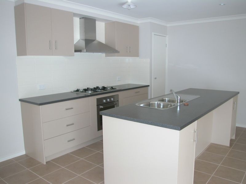 2/97 Flinders Ave, Lara VIC 3212