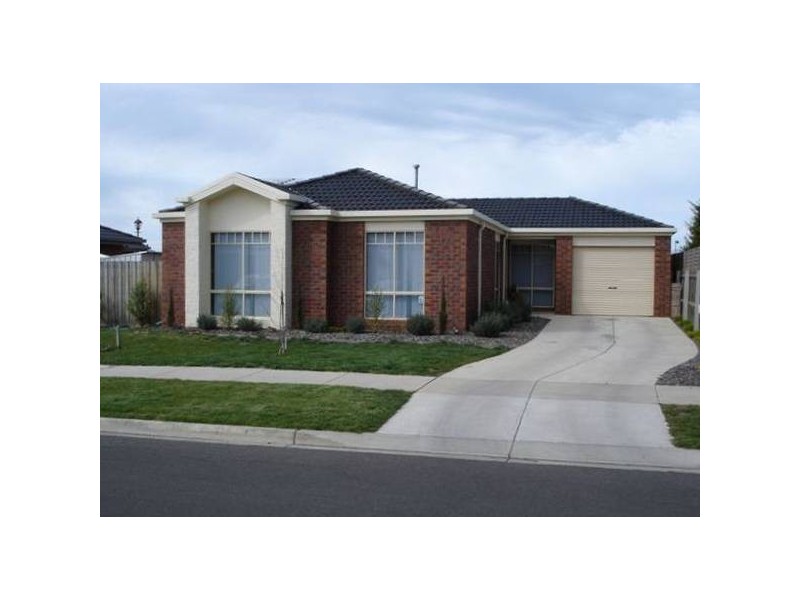 16 Young Street, Lara VIC 3212