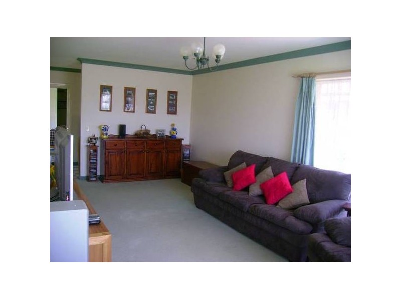 8 The Esperence, Lara VIC 3212