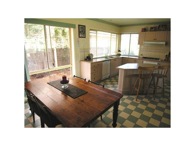 8 The Esperence, Lara VIC 3212