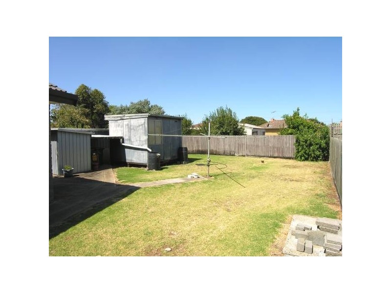 24 Rodborough Crescent, Corio VIC 3214