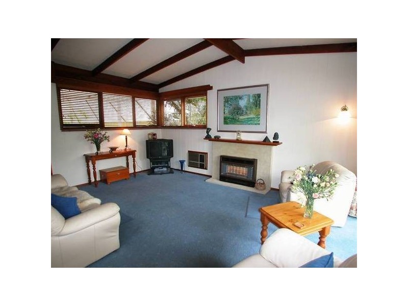 61 Station Lake Rd, Lara VIC 3212