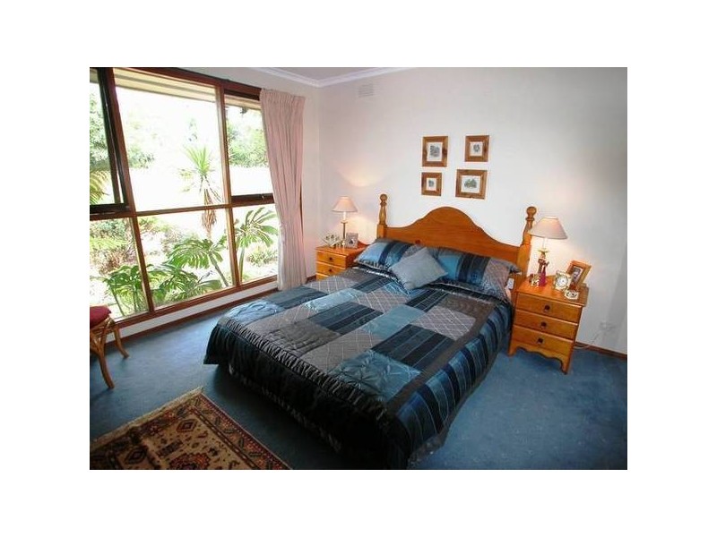 61 Station Lake Rd, Lara VIC 3212