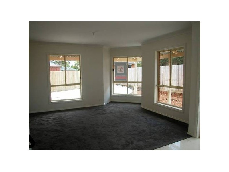 2/2 Young Street, Lara VIC 3212