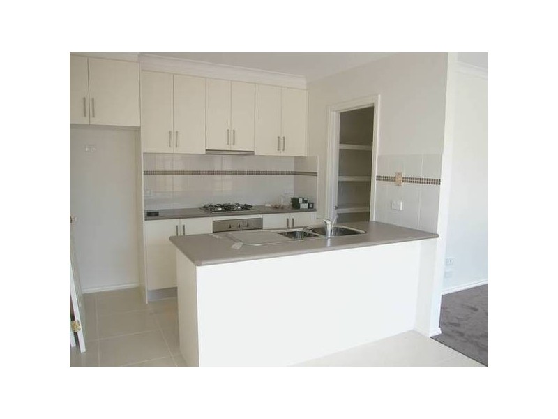 2/2 Young Street, Lara VIC 3212