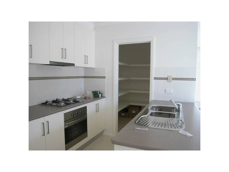 2/2 Young Street, Lara VIC 3212