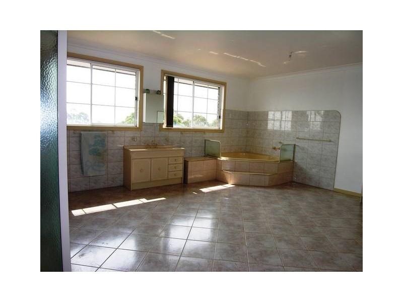 12 Mouyong Road, Little River VIC 3211