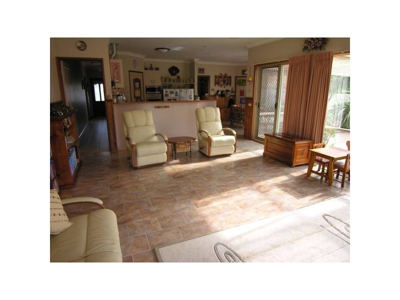 16 Sherwood Grove, Lara VIC 3212