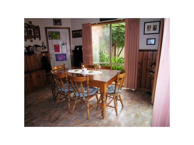 16 Sherwood Grove, Lara VIC 3212