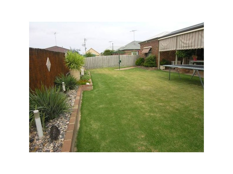 16 Sherwood Grove, Lara VIC 3212