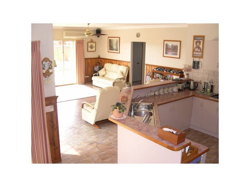 16 Sherwood Grove, Lara VIC 3212