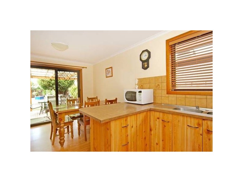 24 Henderson Drive, Lara VIC 3212
