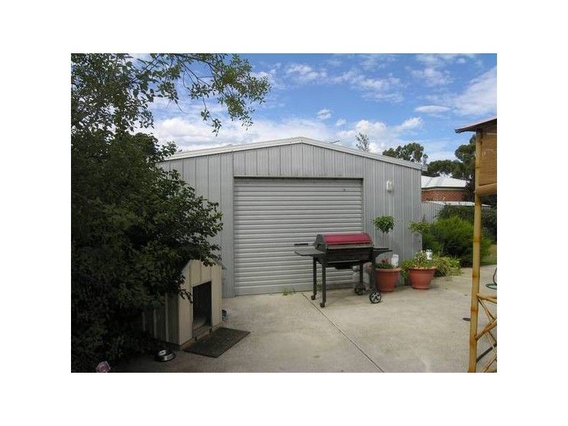6 Clover Street, Lara VIC 3212